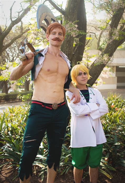 Escanor cosplay - Real life replica of Escanor’s Axe: masterfully crafted real axe inspired by Escanor’s axe, including the uniquely shaped axe blade and its iconic hilt. This fiberglass replica of the Escanor axe is 100 cm (39 in) long and an ideal home decoration or cosplay photoshoot accessory. 